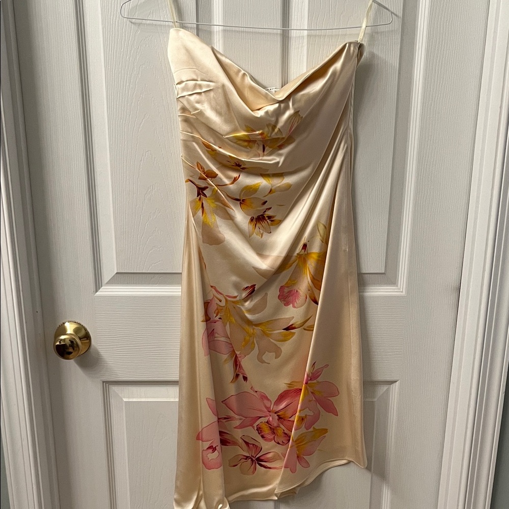Banana Republic Silk Strapless Dress in Cream with Pink Accent - Picture 4 of 5